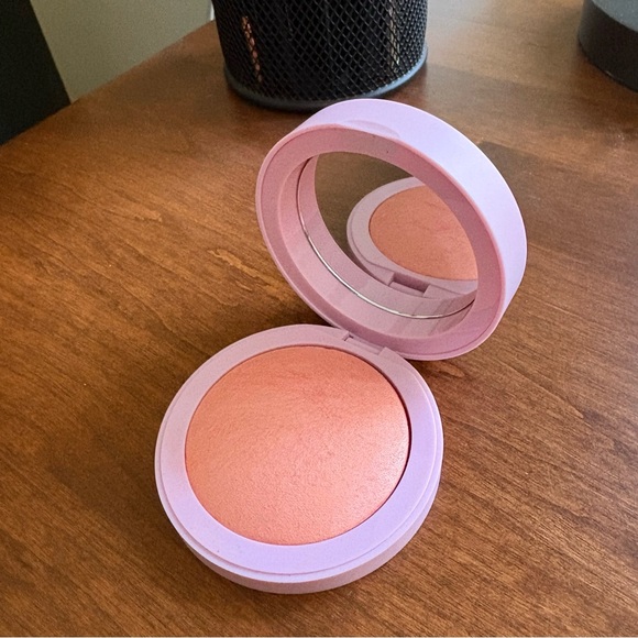 EM Cosmetics Heaven’s Glow Elysium and Rocco and Seraphine Cosmetics Marshmallow - Picture 4 of 9